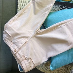 Size 00 Chico's So slimming girlfriend crop in pale pink. Perfect condition.